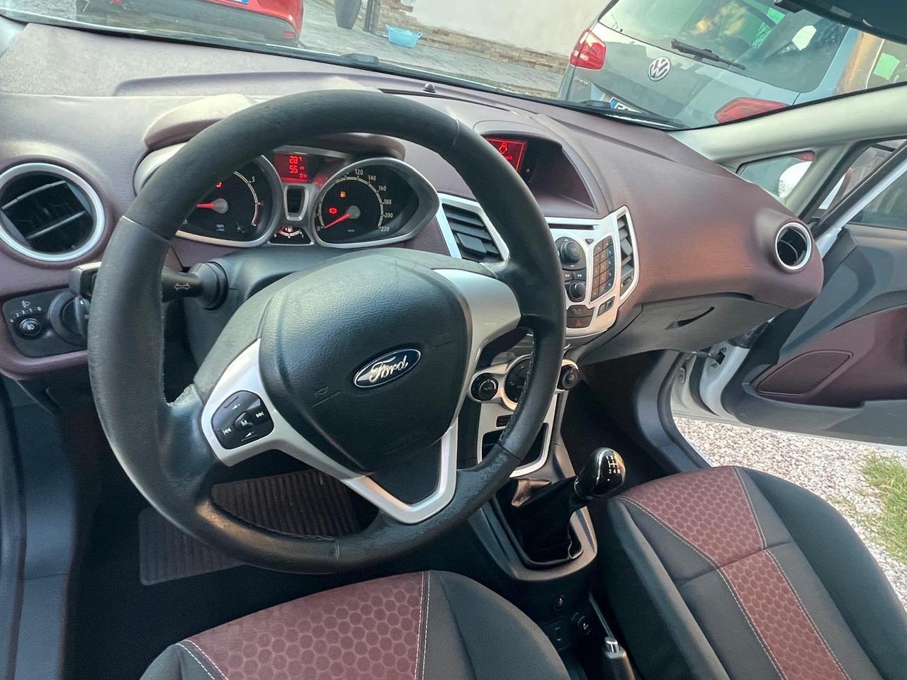 Ford Fiesta 1.4 5 porte Bz.- GPL Titanium