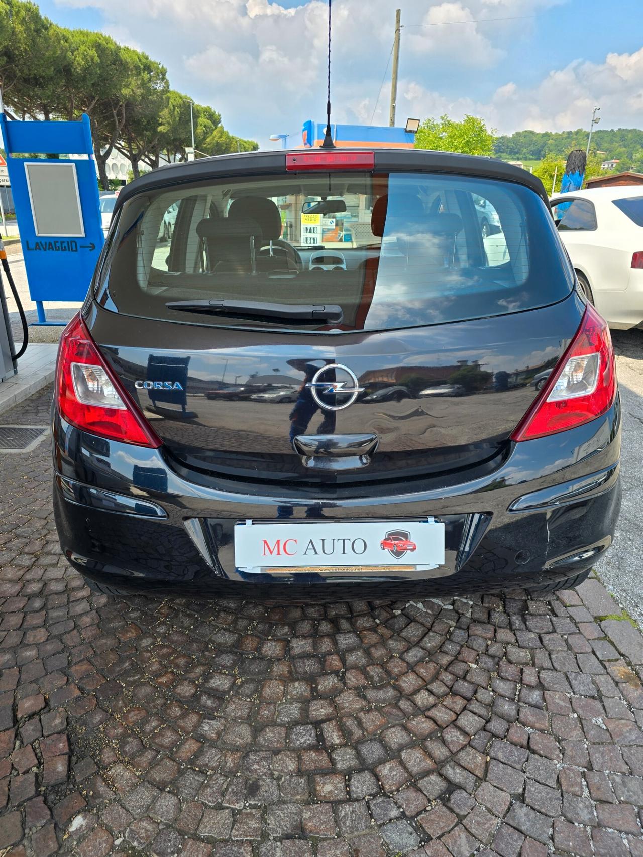 Opel Corsa 1.2 5 porte con 271.000km