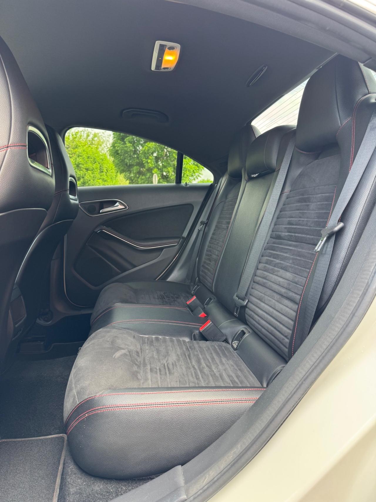 Mercedes-benz CLA 220 CDI Premium Amg