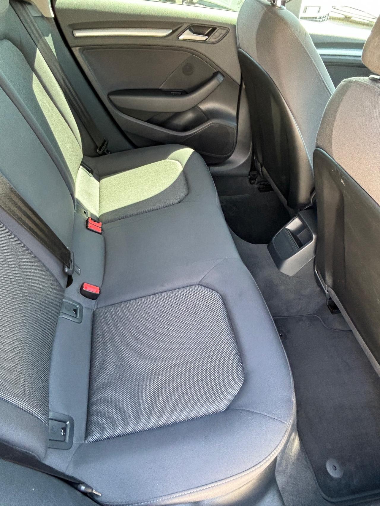 Audi A3 1.6 TDI S tronic Business - 2017
