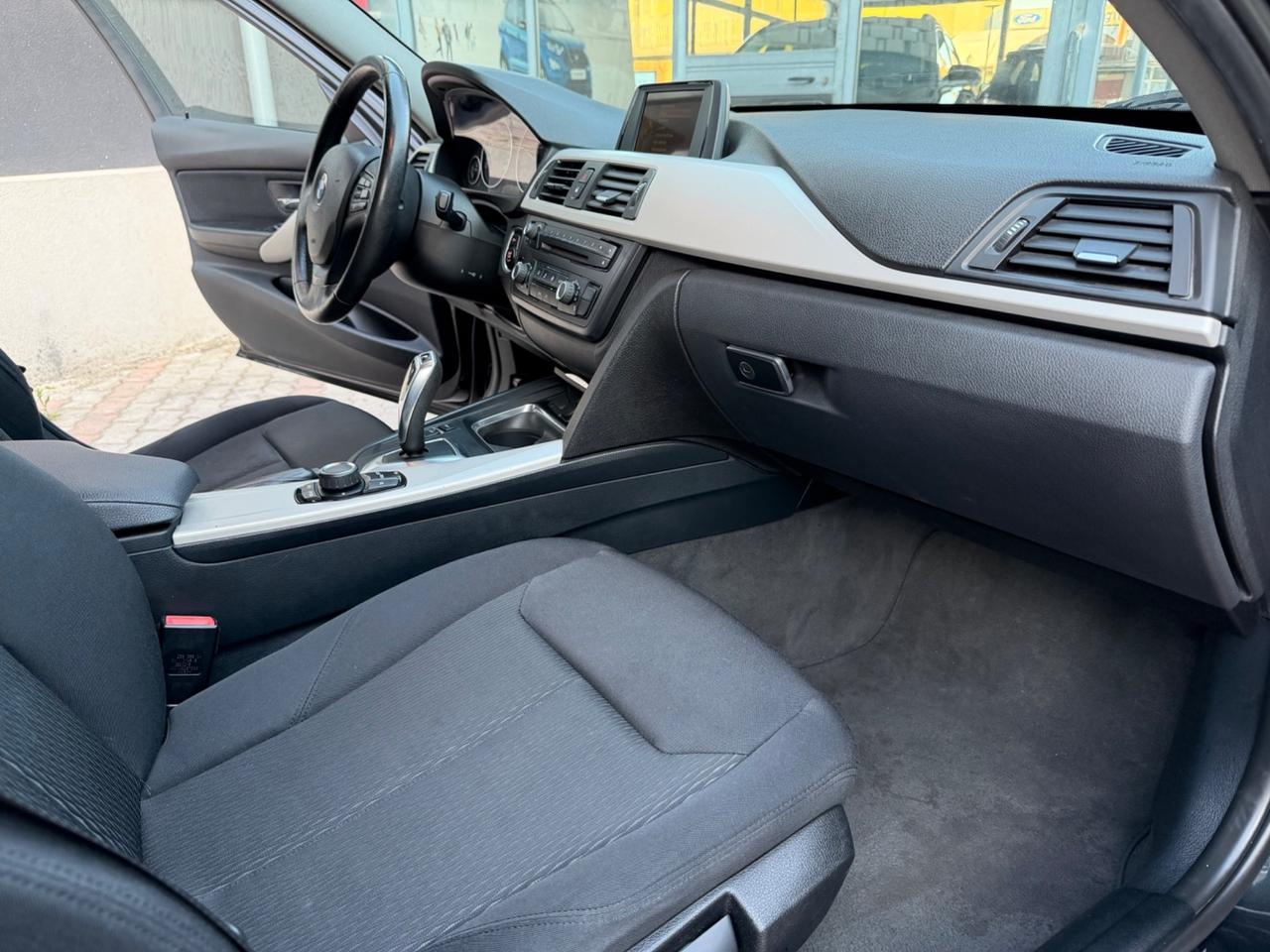 Bmw 318 d 143 CV Modern Cambio Autom 2015