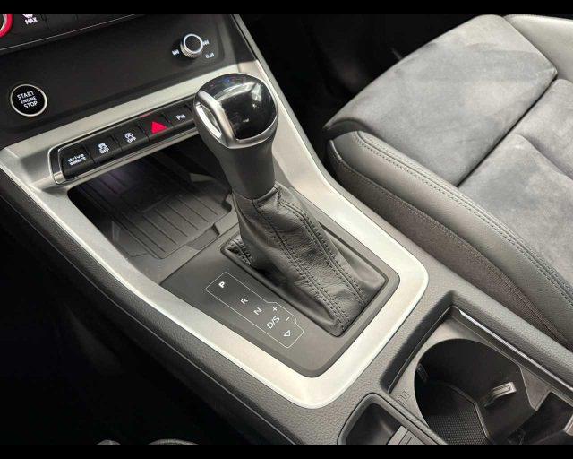AUDI Q3 35 TDI S tronic Business Advanced