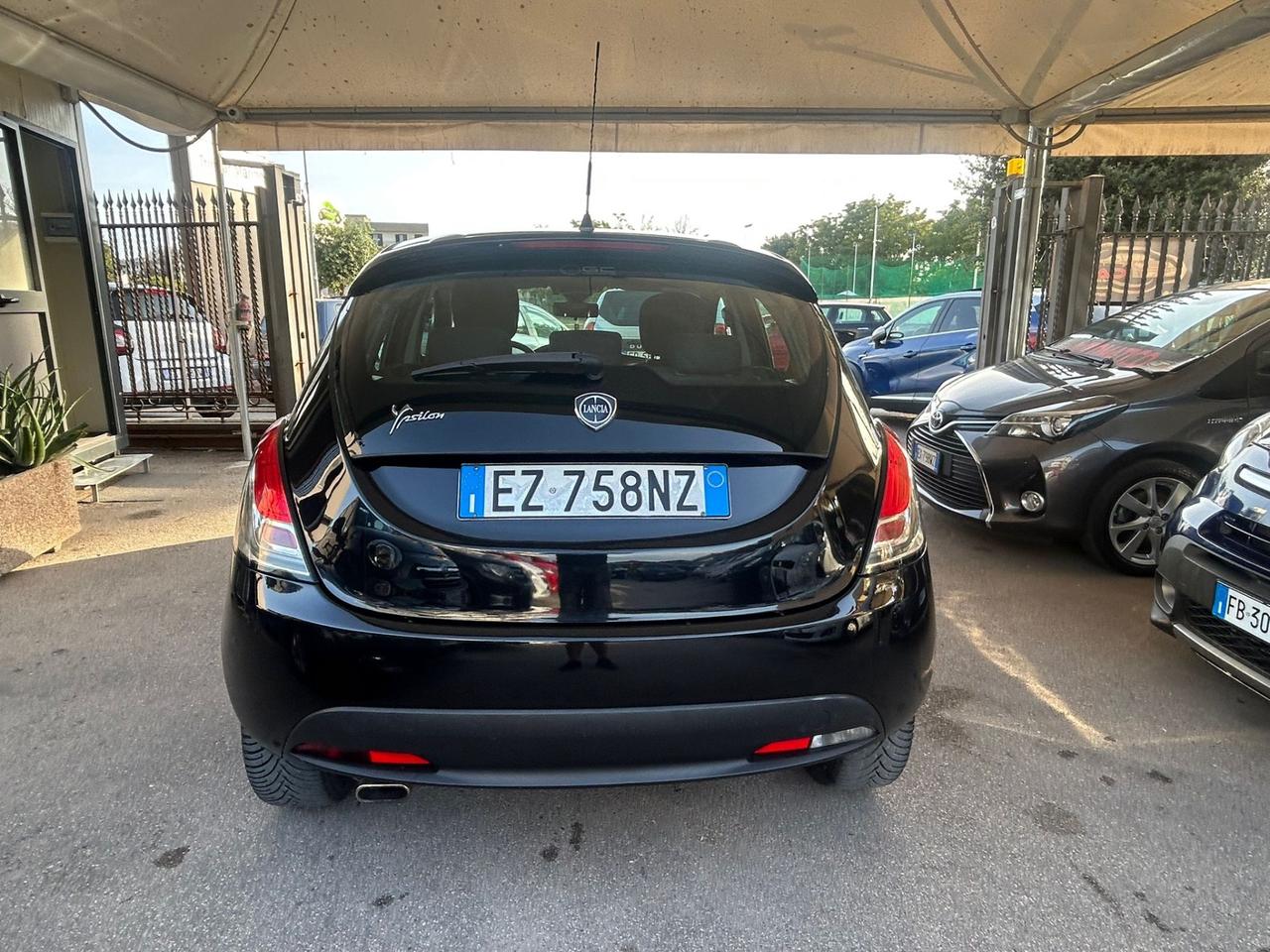 Lancia Ypsilon 1.2 69 CV 5 porte Platinum