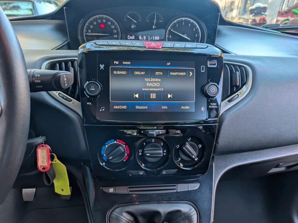 Lancia Ypsilon 1.0 Hybrid UNIPRO' SENZA VINCOLI DI FINANZIAMENTO