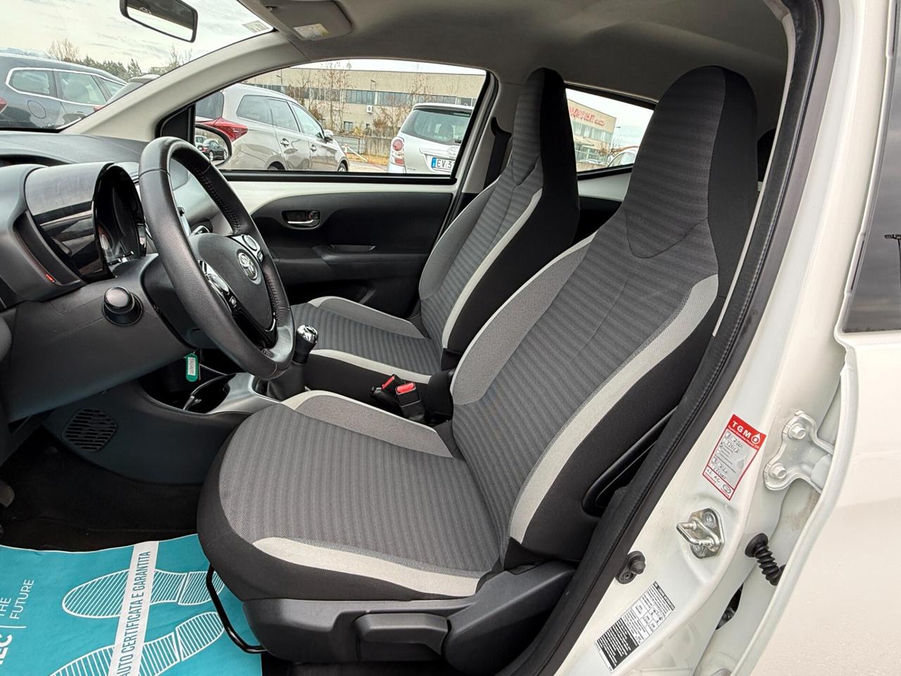 Toyota Aygo 1.0 VVT-i 72 CV 5 porte x-business