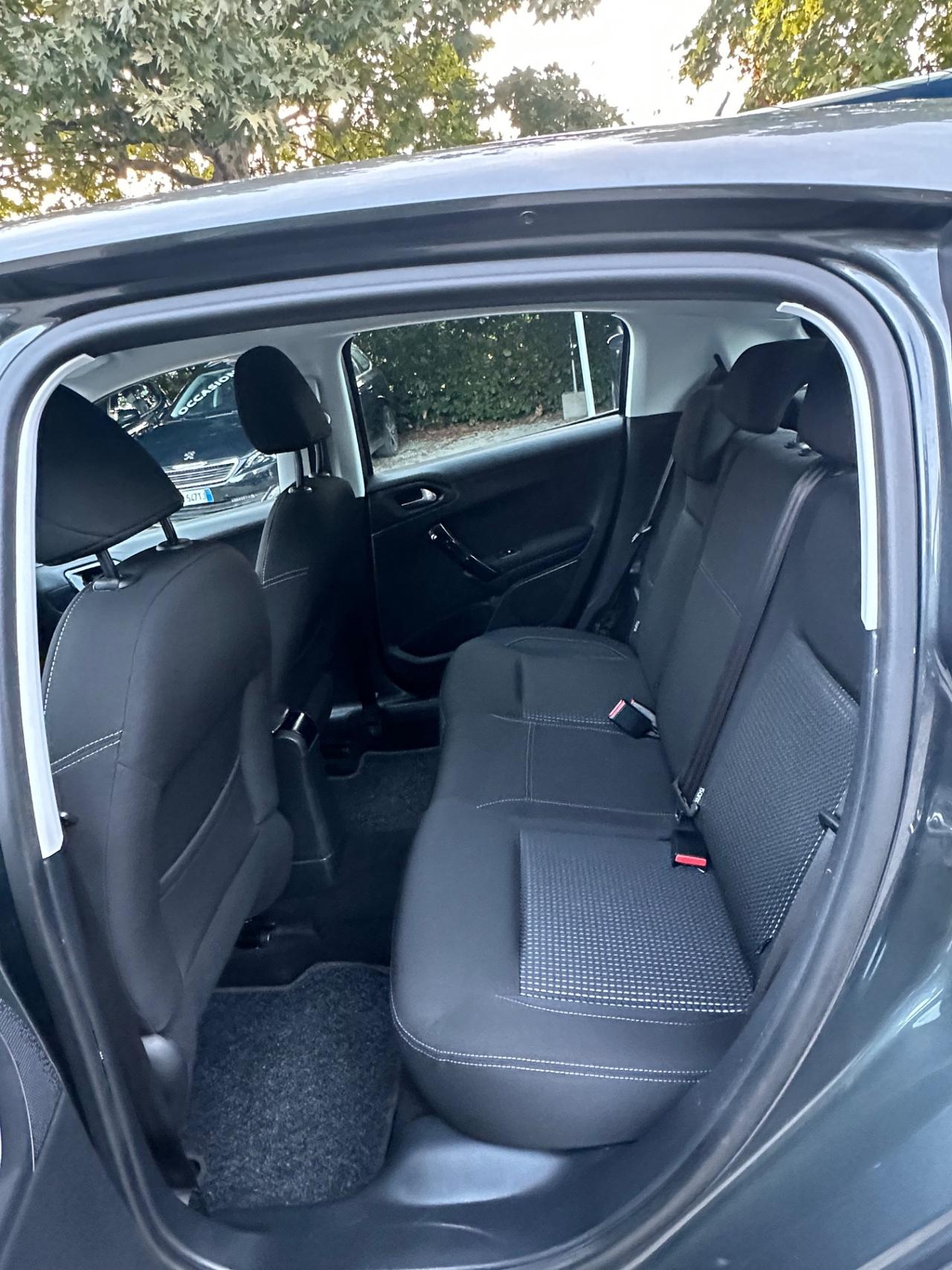 Peugeot 208 PureTech 82 5 porte Allure