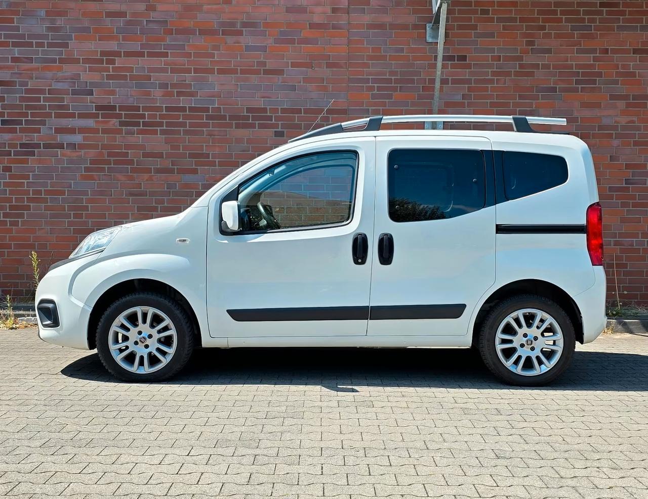 Fiat Qubo 1.4 8V 77 CV Lounge GANCIO TRAINO