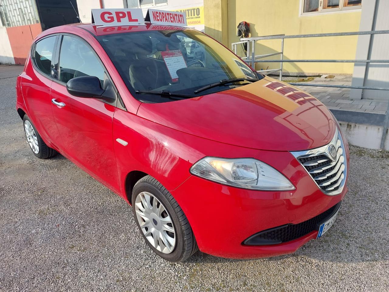 Lancia Ypsilon 1.2 69 CV 5 porte GPL Ecochic Gold