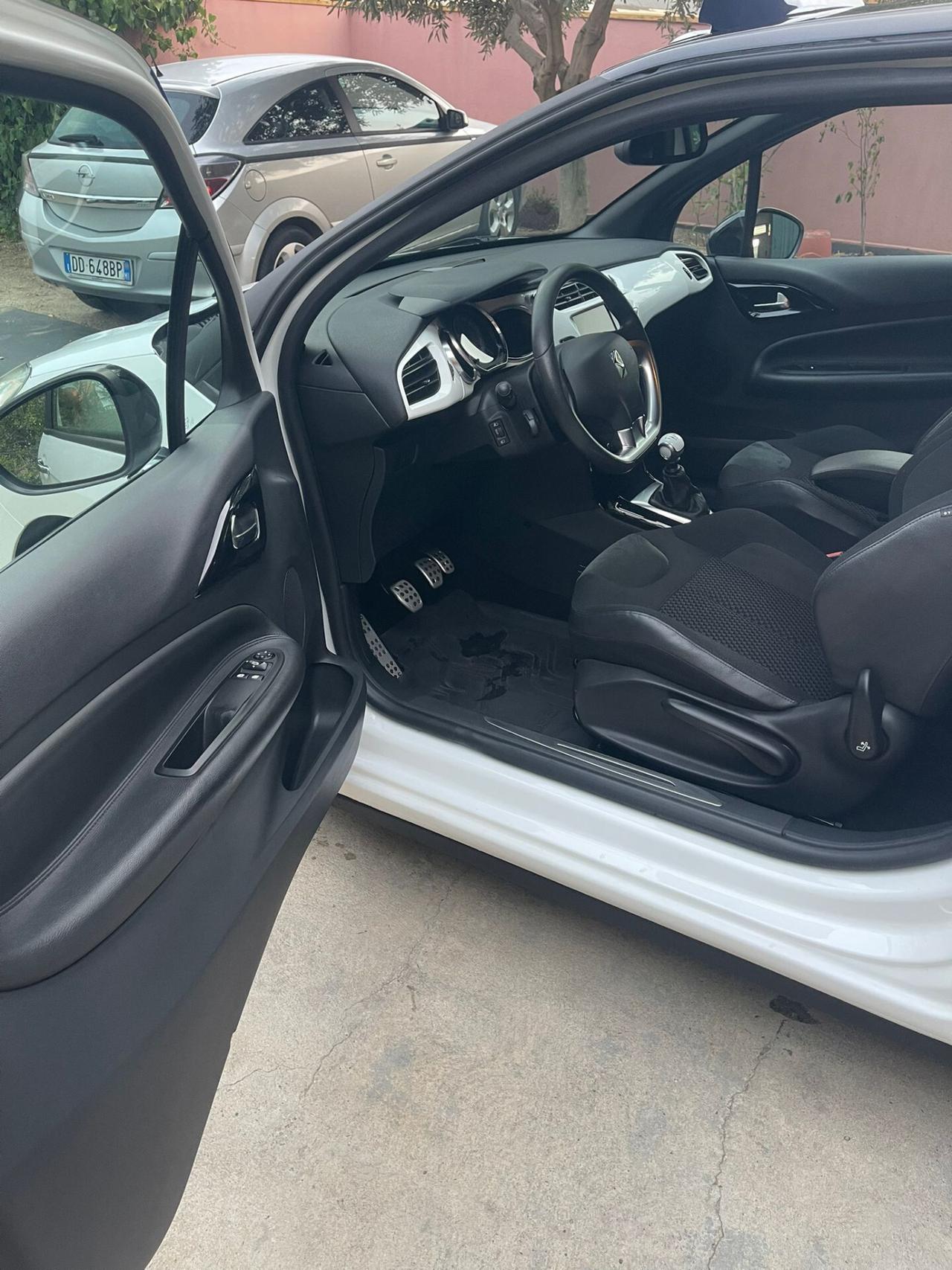 Ds DS3 3 1.6 E-HDI 115 ARDREAM JUST BLACK 84kw