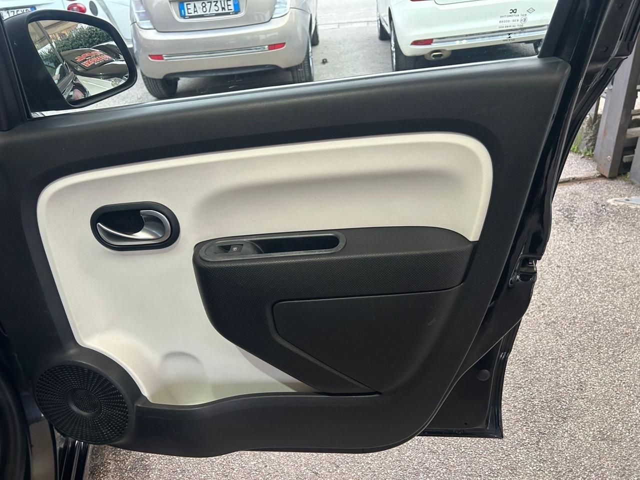 Renault Twingo SCe Stop&Start La Parisienne