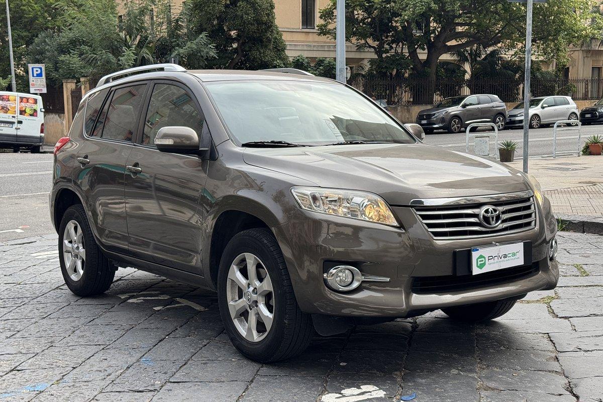 TOYOTA RAV4 2.2 D-4D 150 CV DPF Exclusive