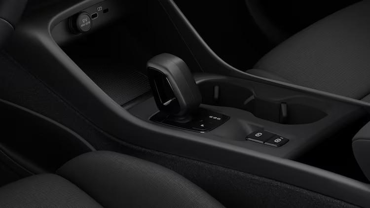 VOLVO XC40 ESSENTIAL B3 AUTO PREZZO PROMO FINO AL 31/12/2025