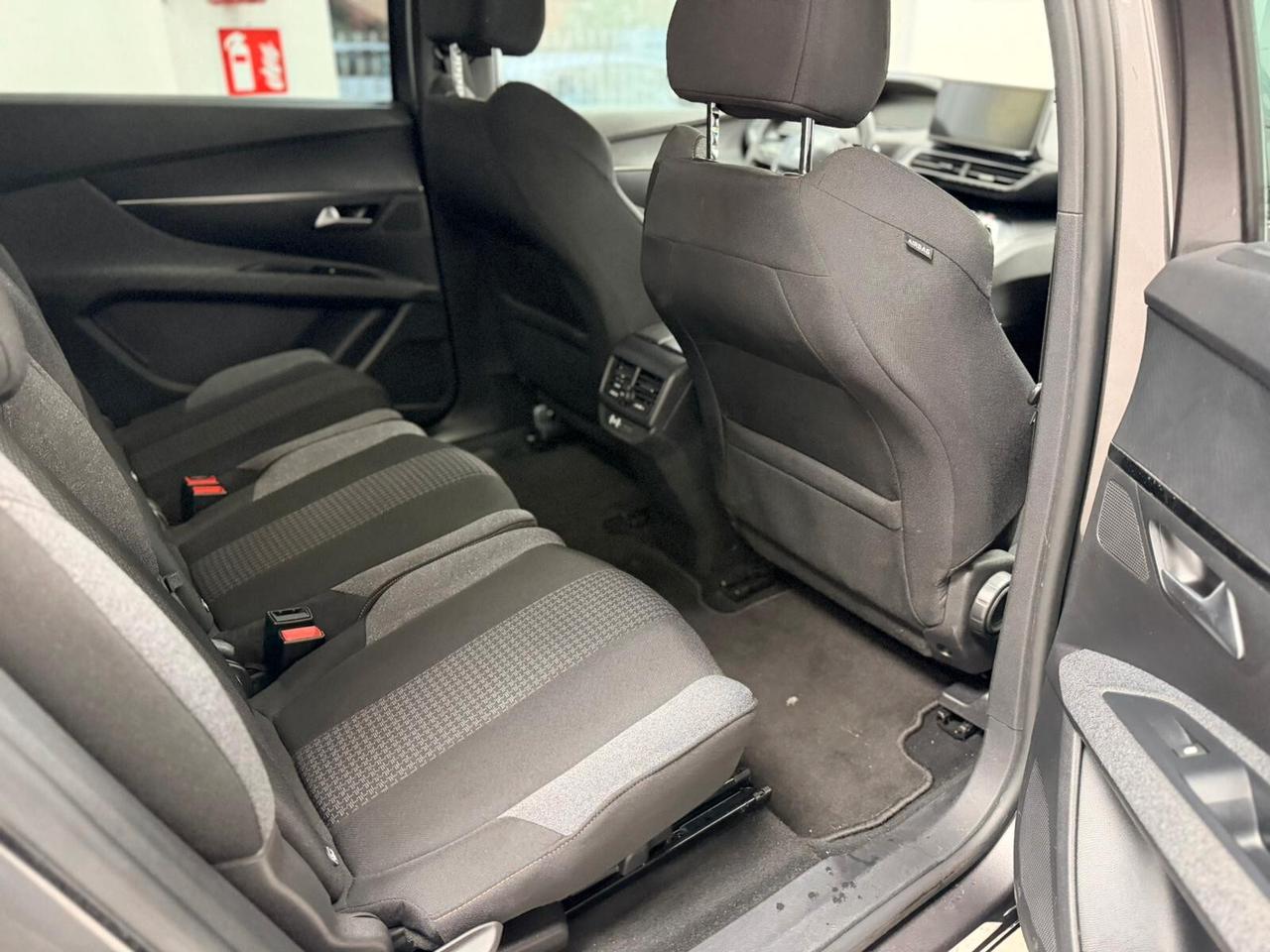 Peugeot 5008 BlueHDi 130 S&S EAT8 Active Pack