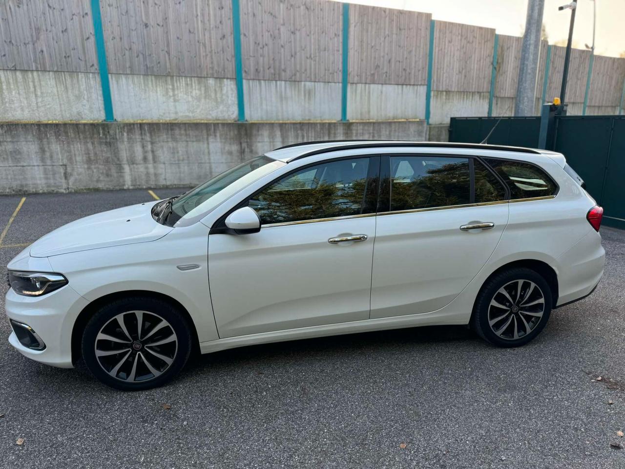 Fiat Tipo 1.6 Mjt S&S SW Lounge