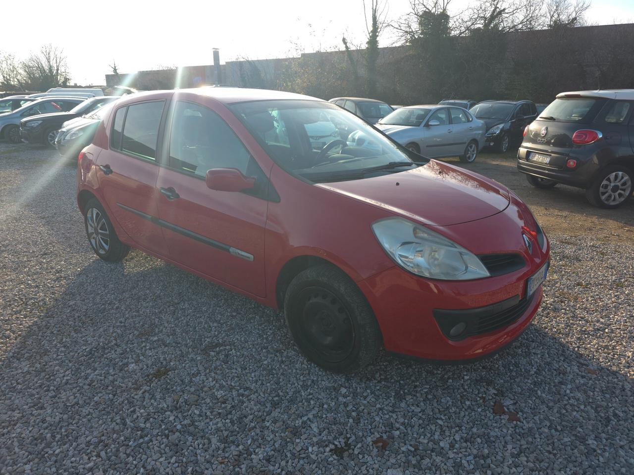 Renault Clio 1.2 16V 5 porte Luxe
