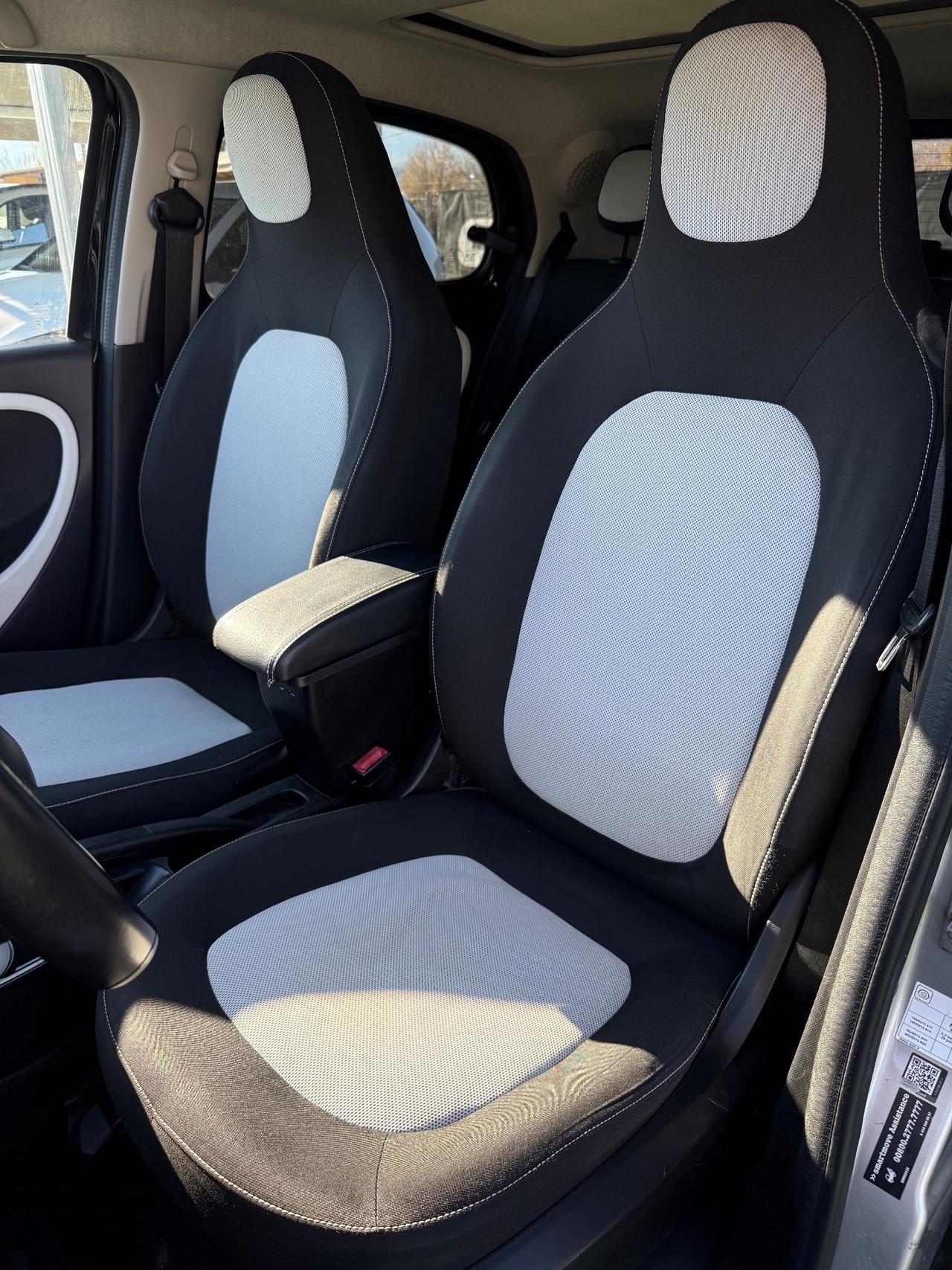 Smart ForFour 70cv 1.0 Passion AUTOMATICA DOPPIO TETTO PANORAMICO