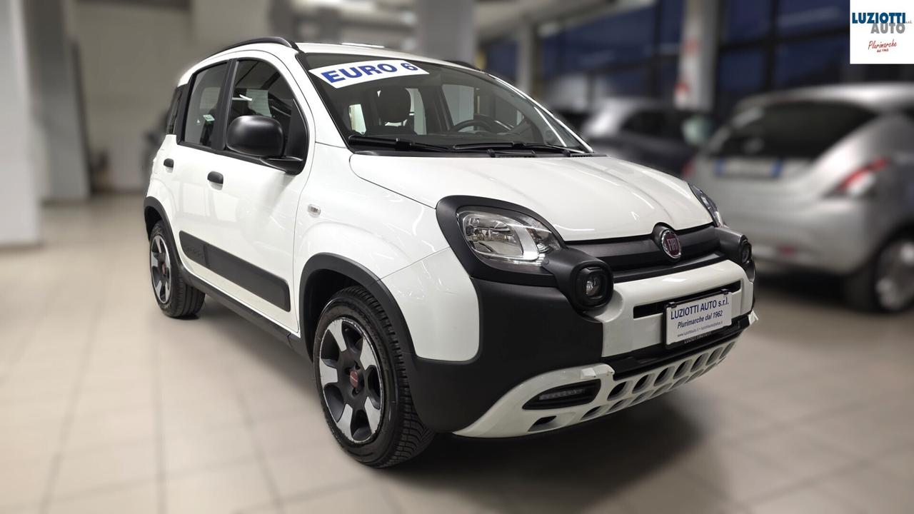 Fiat Panda CITY CROSS 1.0 HYBRID