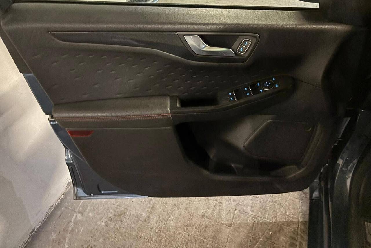 Ford Kuga 1.5 EcoBlue 120 CV aut. 2WD ST-Line X '''\\