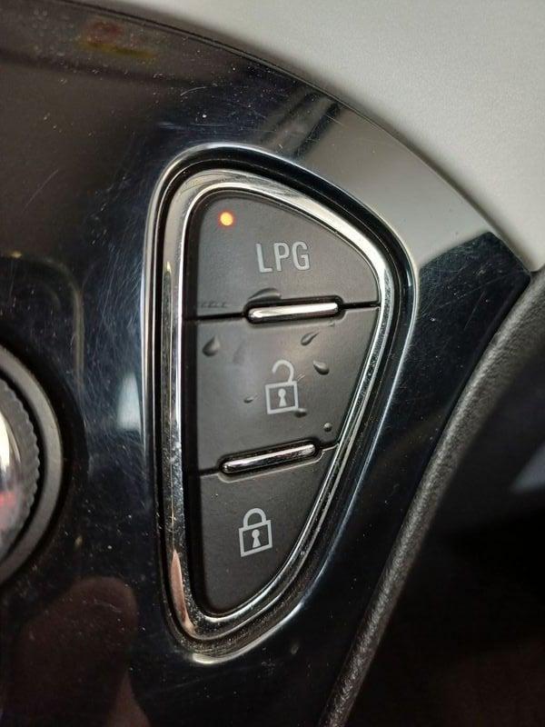 Opel Adam 1.4 GLAM 87cv MT5 GPL Tech GARANZIA