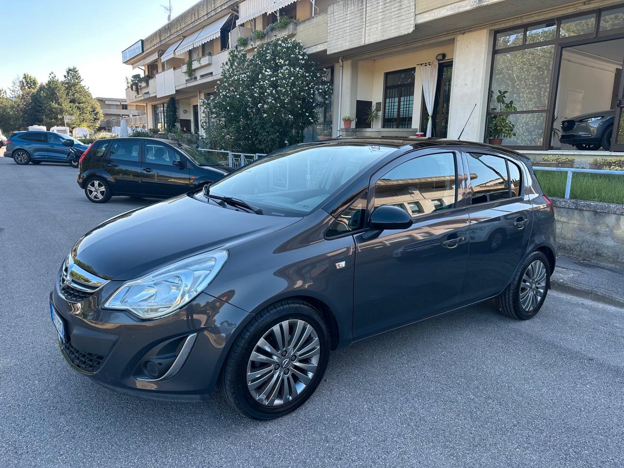 Opel Corsa 1.2 5 porte Sport