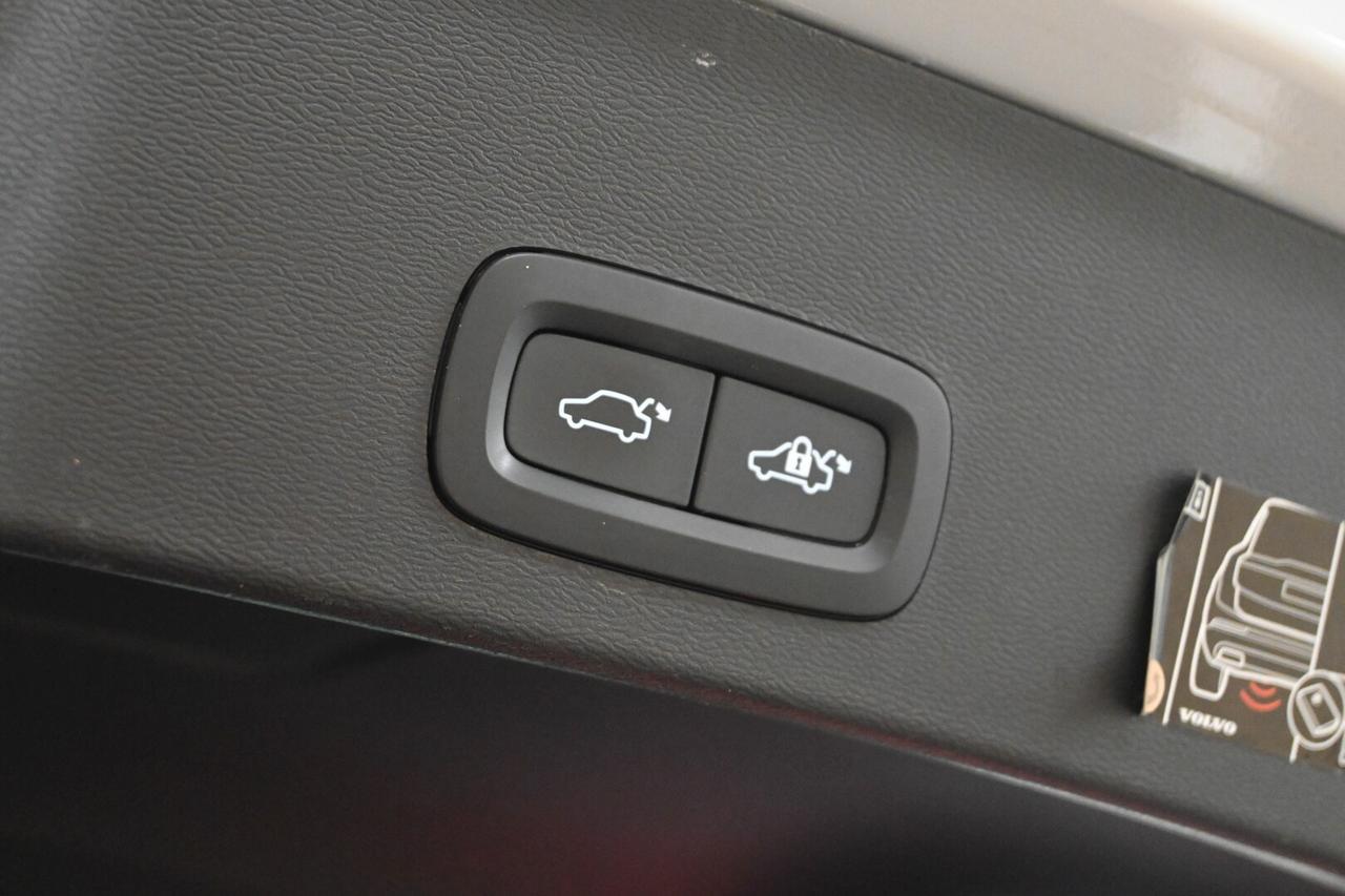 VOLVO XC40 (2017-->) XC40 T4 Recharge Plug-in H...
