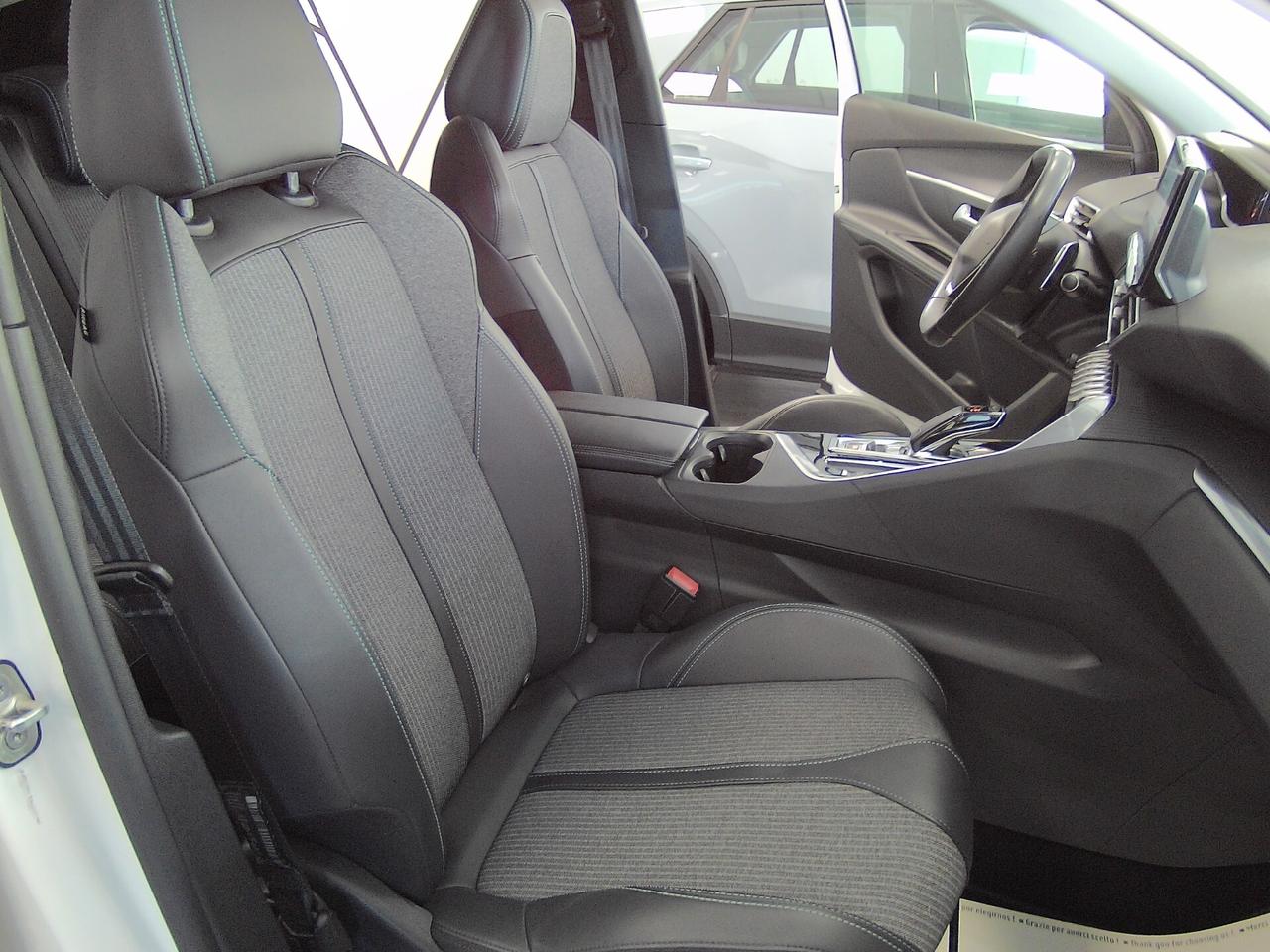 Peugeot 3008 BlueHDi 130 S&S EAT8 Allure Pack 2022
