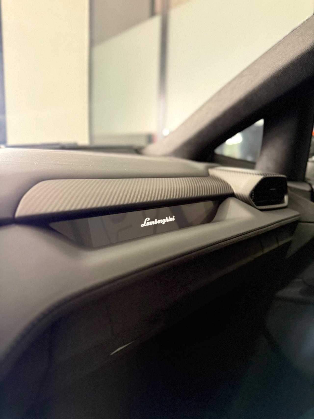 Lamborghini Revuelto 6.5 V12