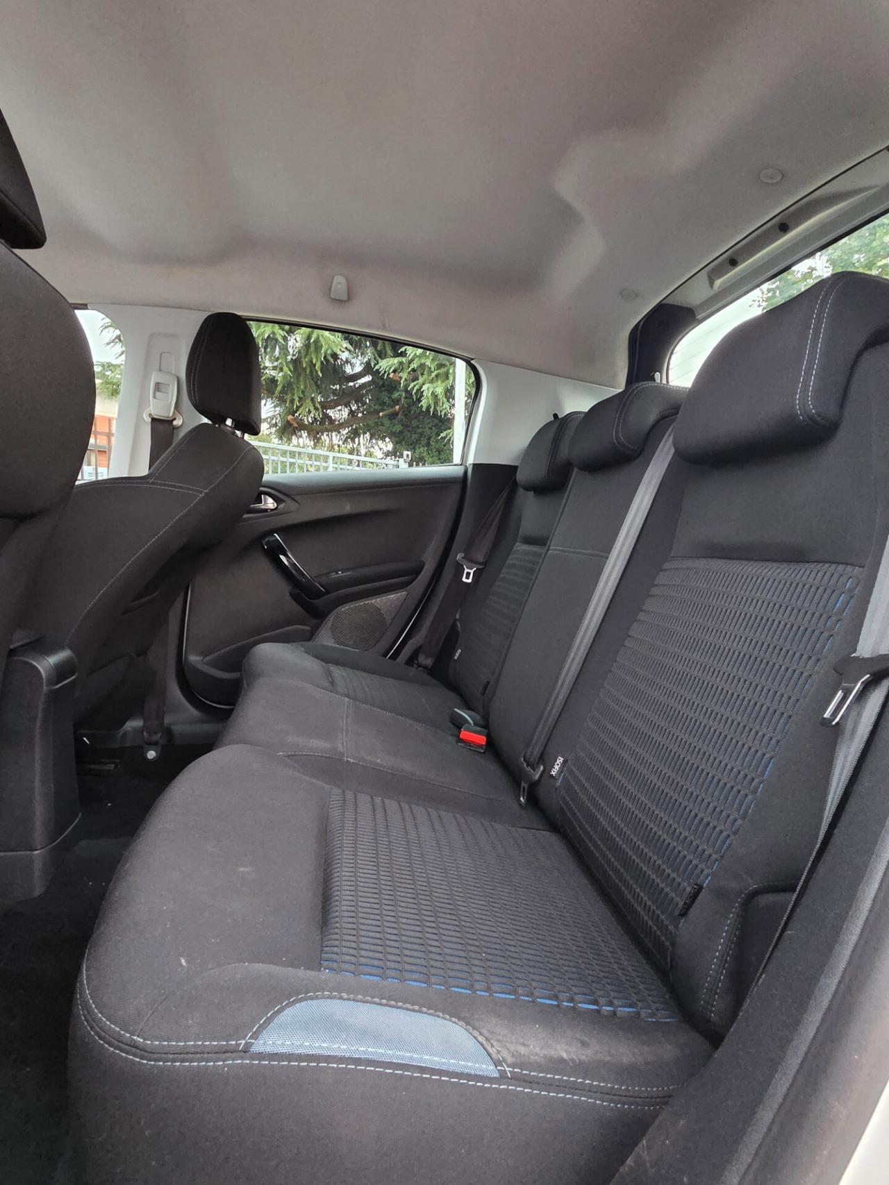 Peugeot 208 1.4 HDi 68 CV 5 porte Active