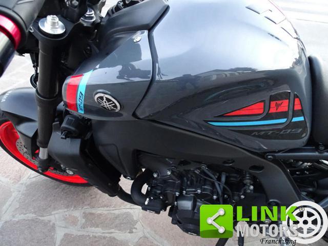 YAMAHA MT-09 -