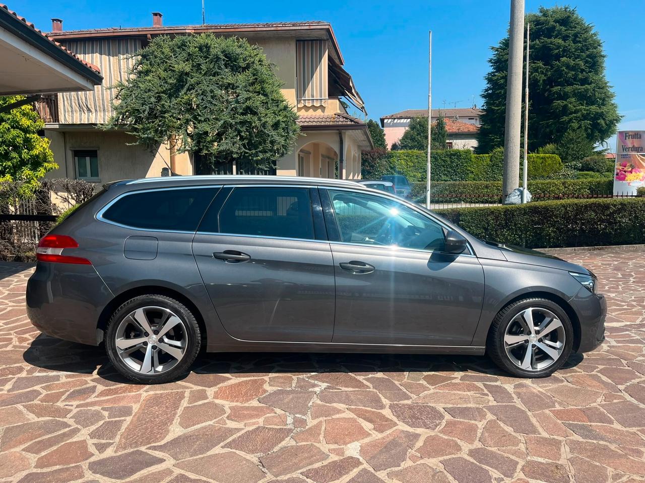 Peugeot 308 BlueHDi 130 S&S EAT6 SW Allure