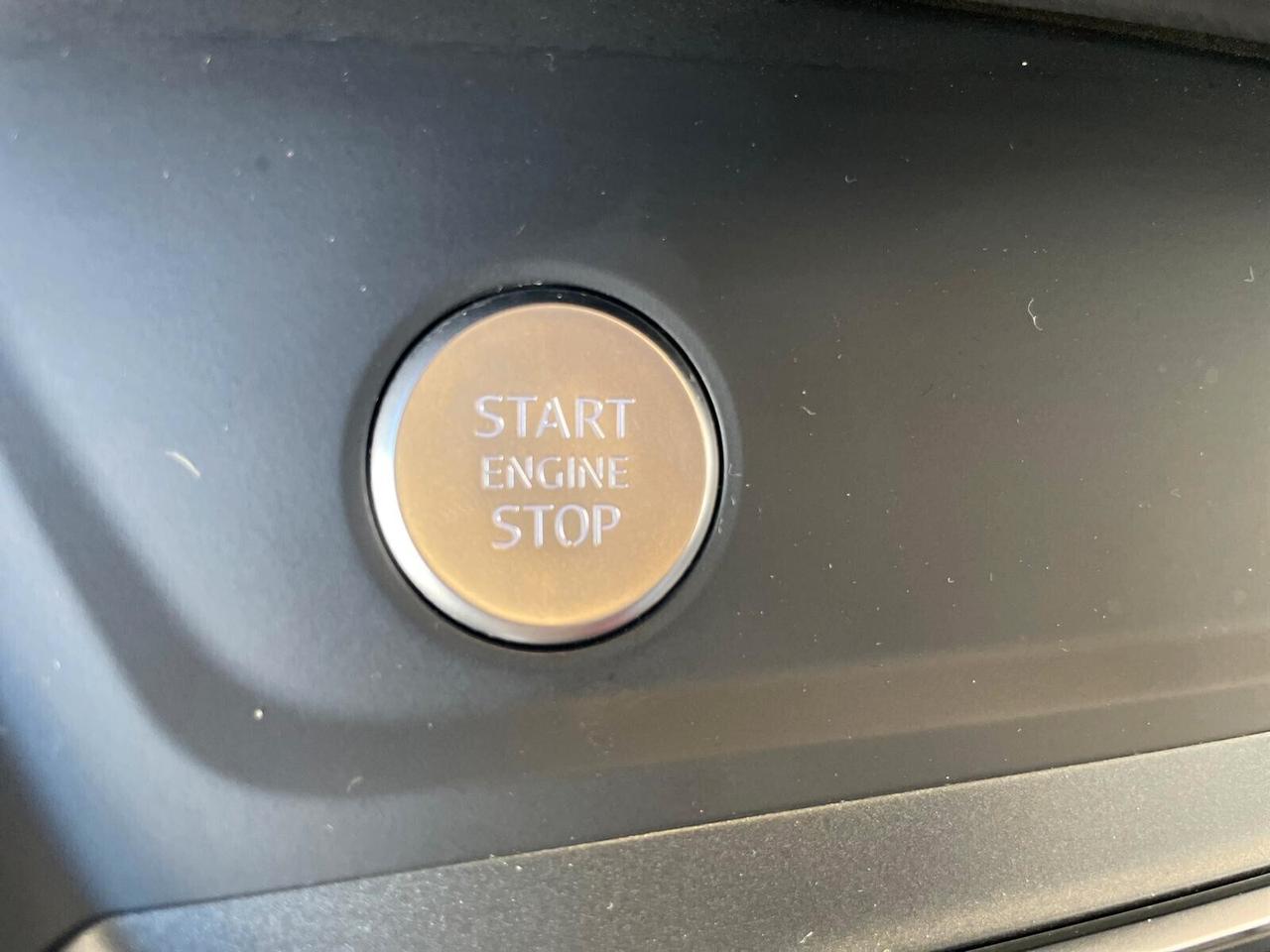 Audi Q3 40 TDI quattro S tronic S-Line interno/esterno