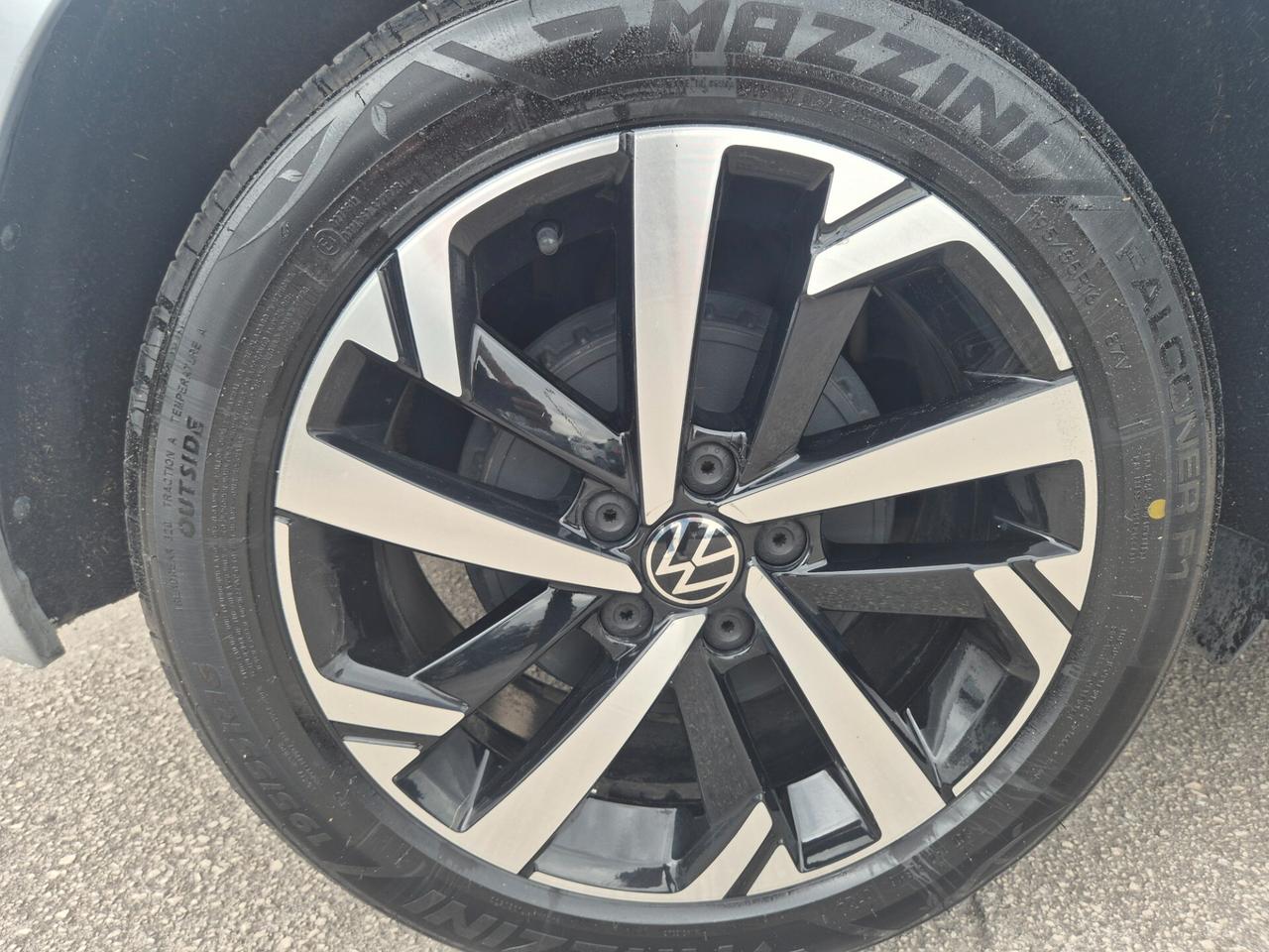 Volkswagen Polo 1.0 TSI DSG R-Line