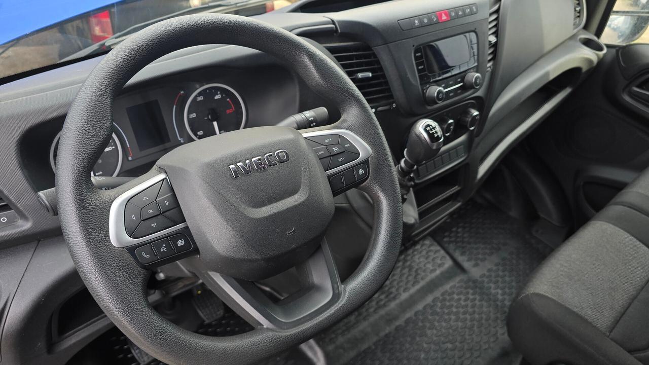 Iveco Daily 35c16 3.0 cab. pedana-porta laterale-cassone 435x218