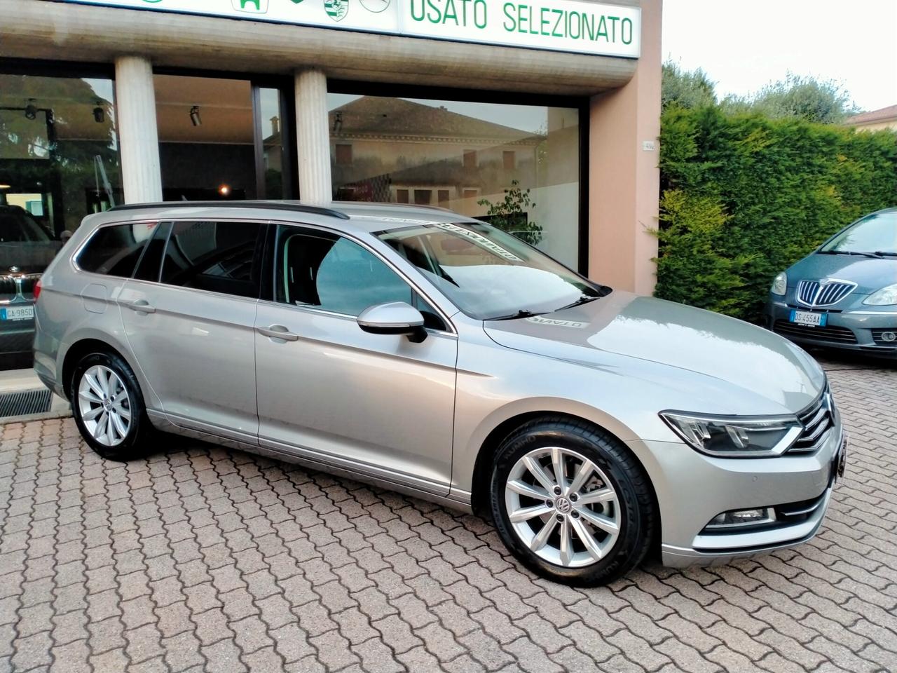 Volkswagen Passat Variant 1.6 TDI 120cv DSG COMFORTLINE SERVICE VW UNIPROP.