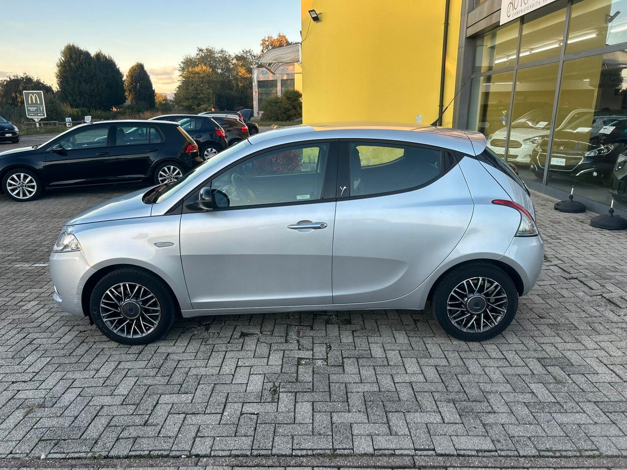 Lancia Ypsilon 1.2 69 CV 5 porte Platinum