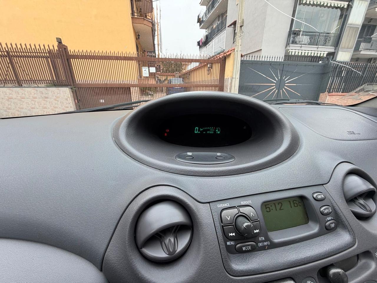 Toyota Yaris 1.0i 16V cat 3 porte Sol