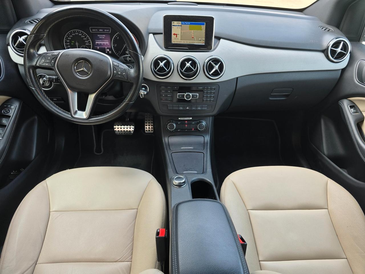 MERCEDES B180 PREMIUM AUTOMATIC