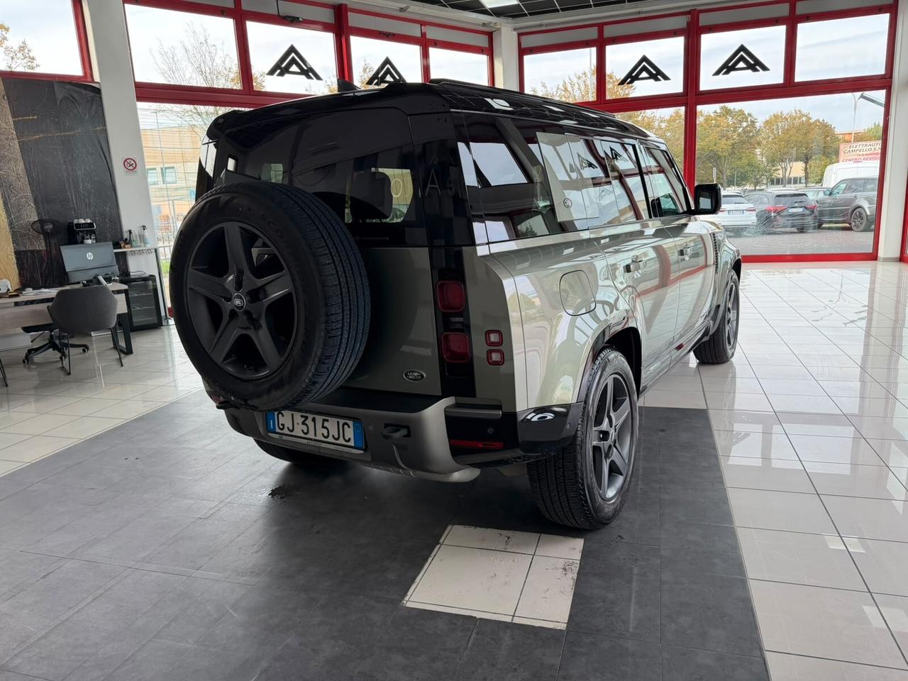 Land Rover Defender 110 3.0D I6 250 CV AWD Auto X-Dynamic HSE