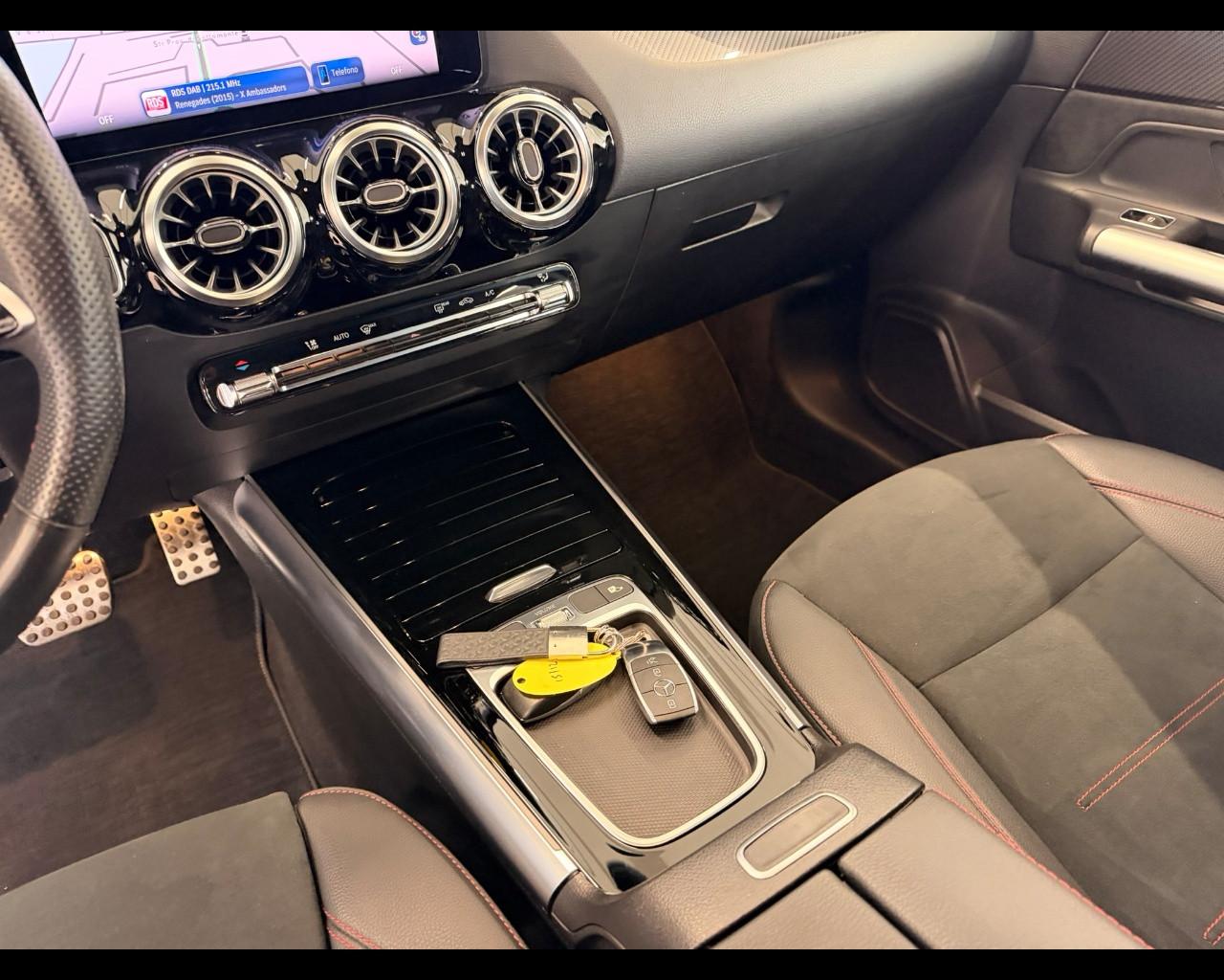 Mercedes-Benz GLA (H247) - GLA 200 d Automatic 4Matic AMG Line Premium