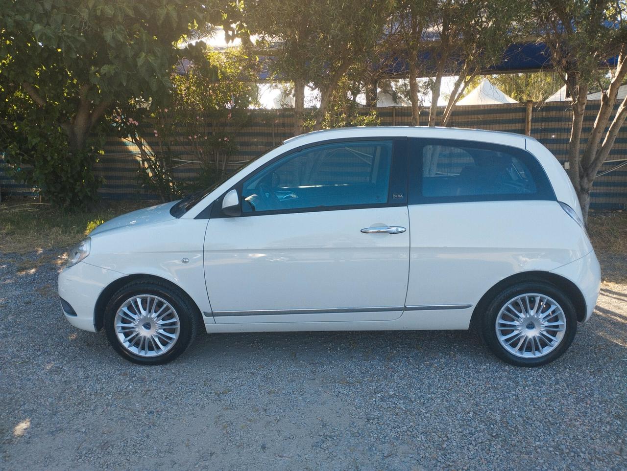 Lancia Ypsilon 1.2 69 CV Diva