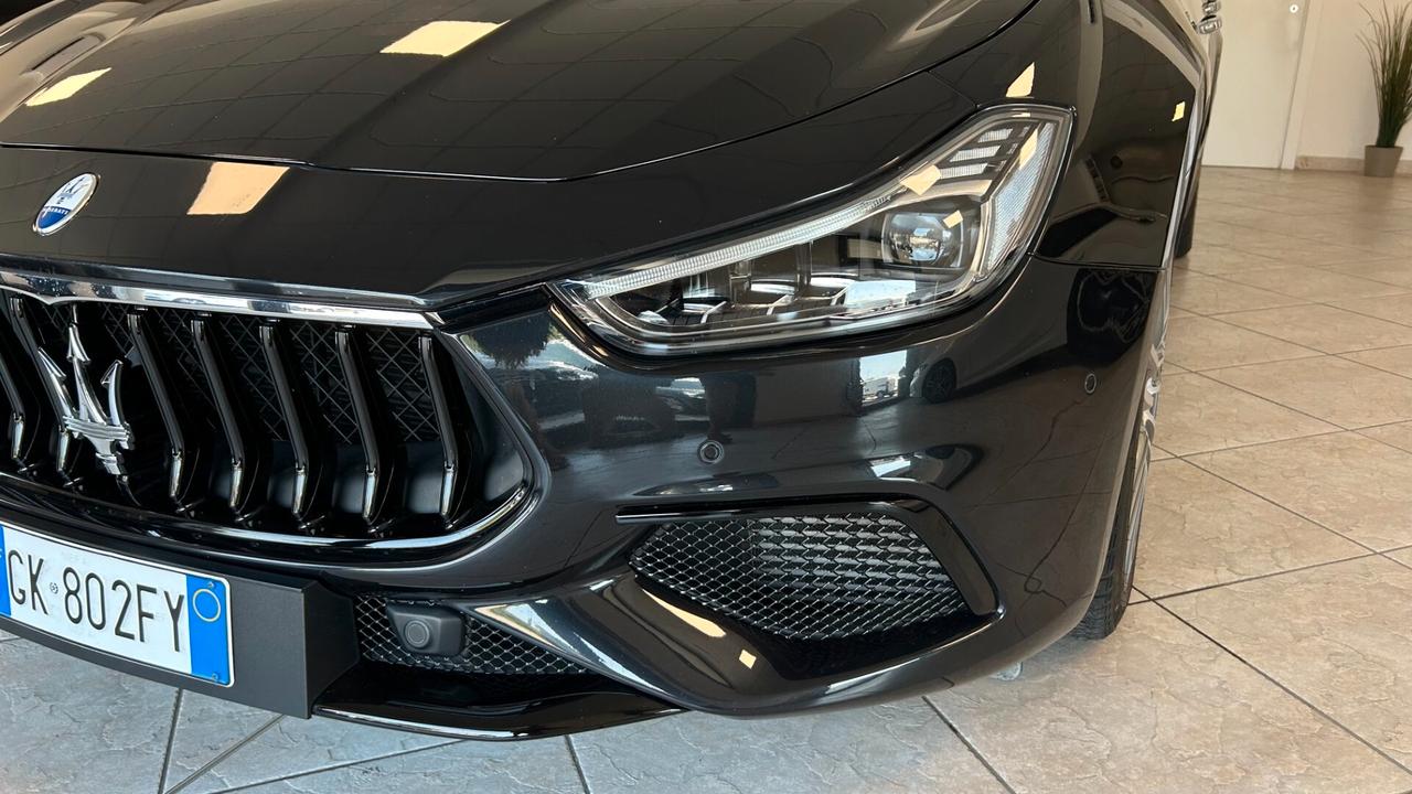 Maserati Ghibli V6 3.0 Modena 350CV