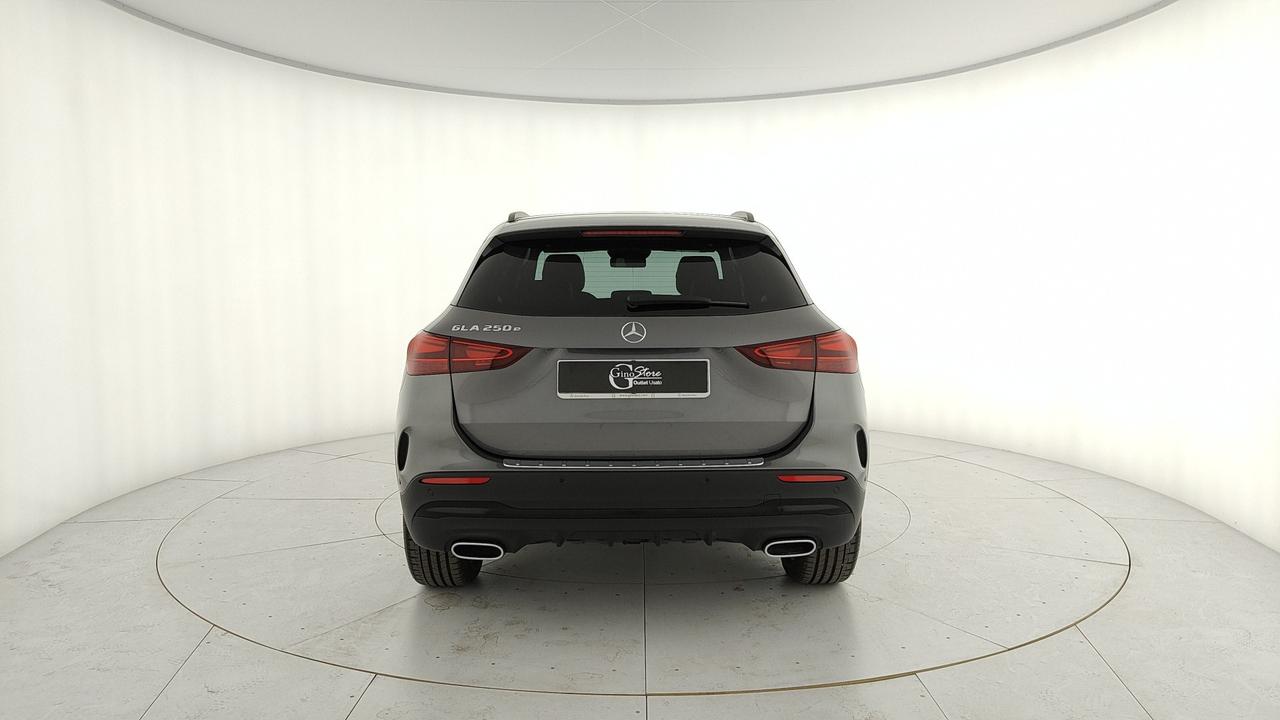 Mercedes-Benz GLA-H247 2023 - GLA 250 e phev AMG Line Premium auto