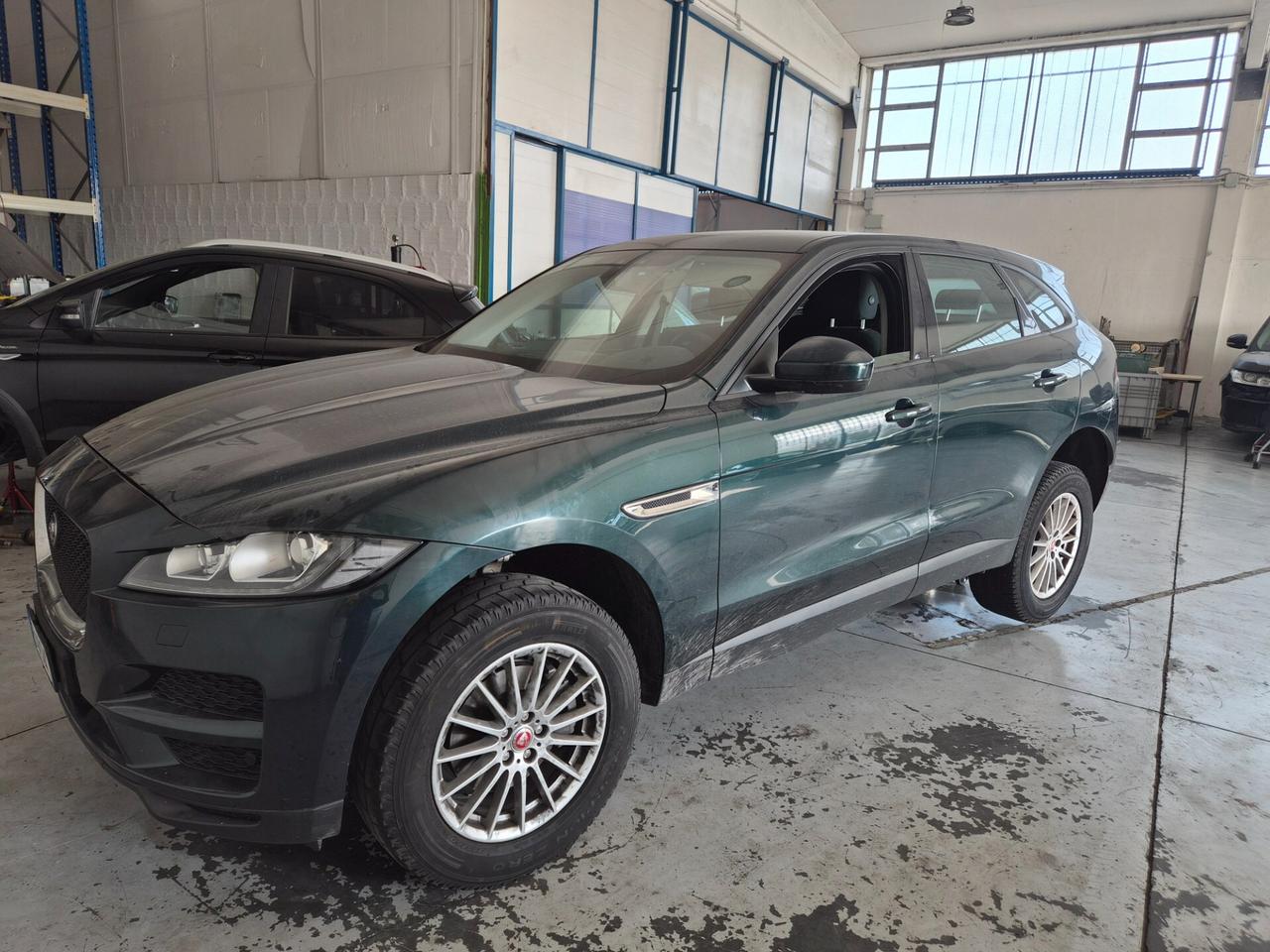 Jaguar F-Pace 2.0 D 180 CV AWD Pure Senza Motore