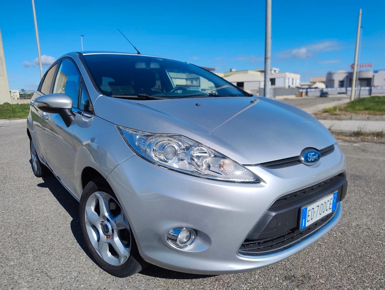 Ford Fiesta 1.4 TDCi 68CV 5 porte Titanium