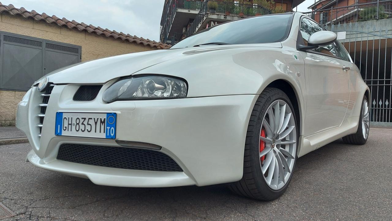 Alfa Romeo 147 GTA 3.2i V6 24V (cambio manuale)