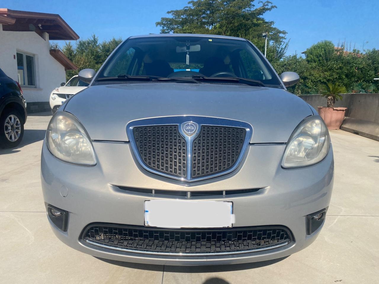 Lancia Ypsilon 1.3 MJT 75 CV Platino