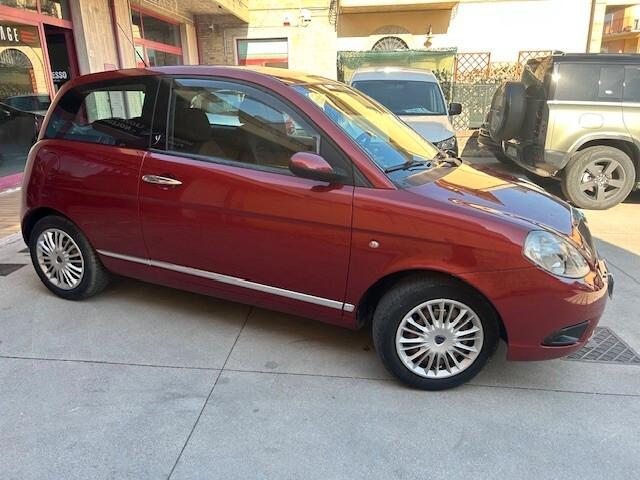 Lancia Ypsilon 1.3 MJT 75 CV Oro