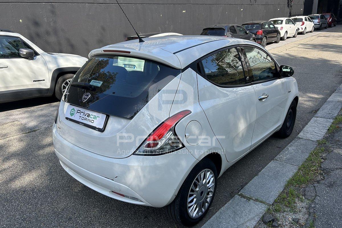 LANCIA Ypsilon 1.2 69 CV 5 porte GPL Ecochic Silver