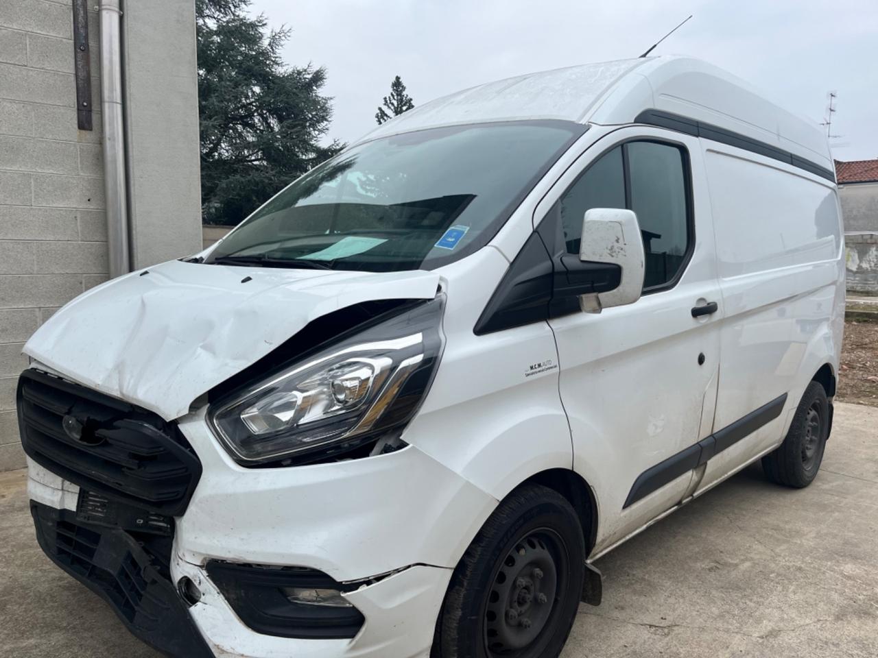 Ford transit custum 2018 automatico sinistrato