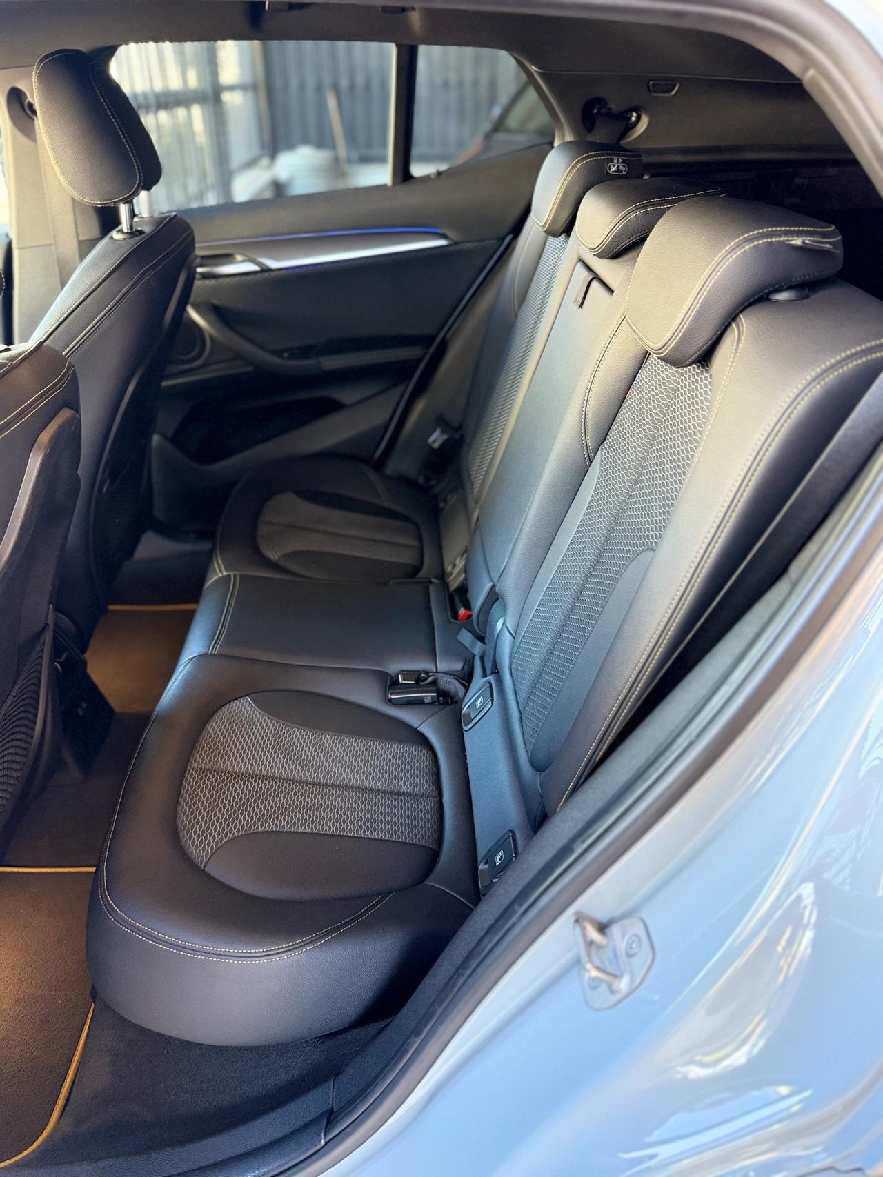Bmw X2 sDrive18d Goldplay Edition